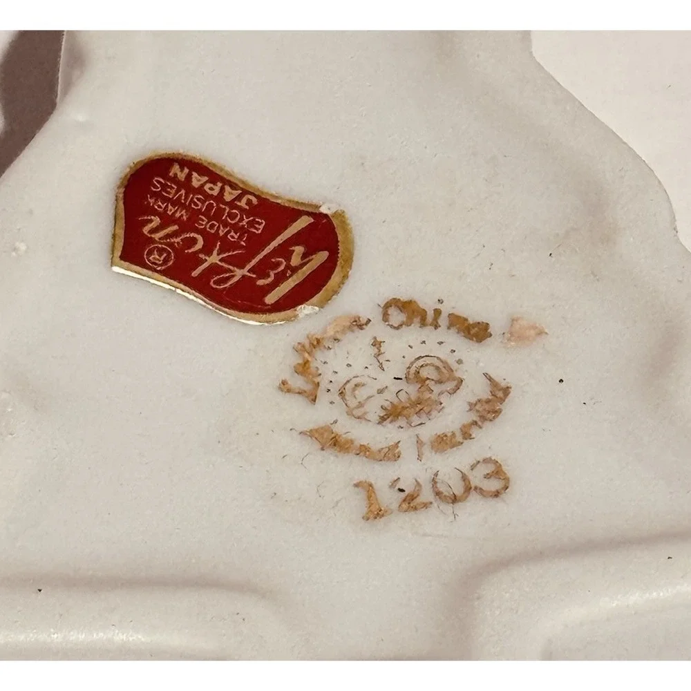 Vintage Lefton‎ Porcelain Christmas Tree Trinket Box Cardinal Design w Gold Trim